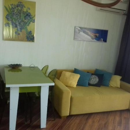 Apartment On Kobaladze Str 2 バトゥーミ エクステリア 写真