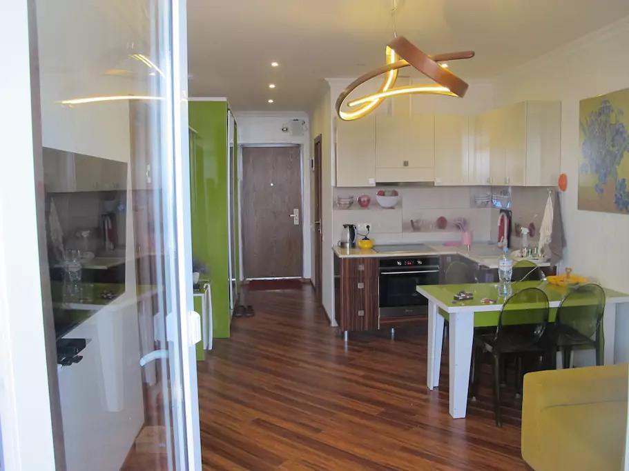 Apartment On Kobaladze Str 2 バトゥーミ エクステリア 写真