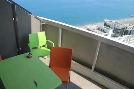 Apartment On Kobaladze Str 2 バトゥーミ エクステリア 写真