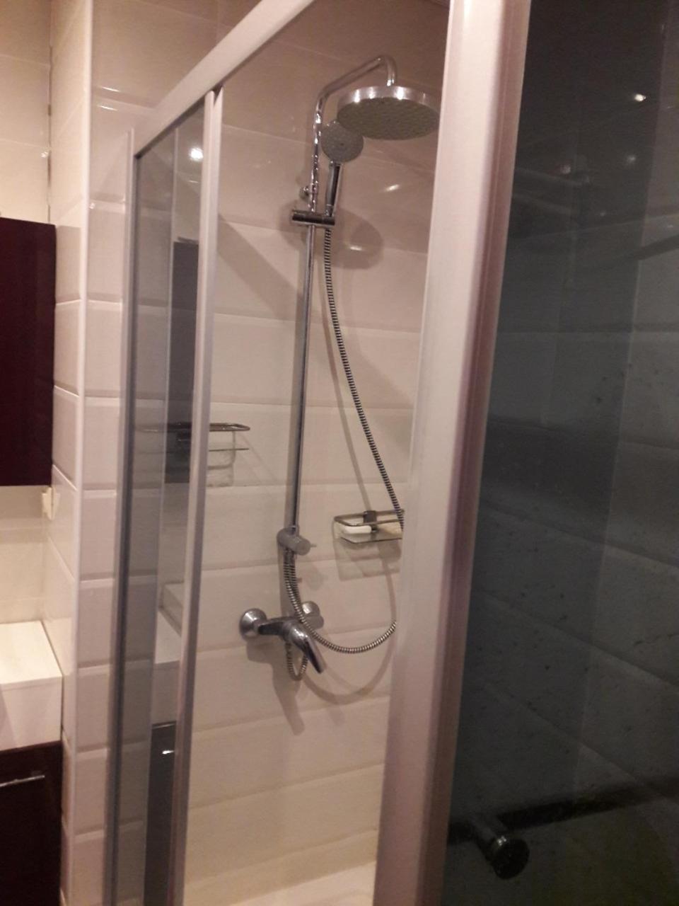 Apartment On Kobaladze Str 2 バトゥーミ エクステリア 写真